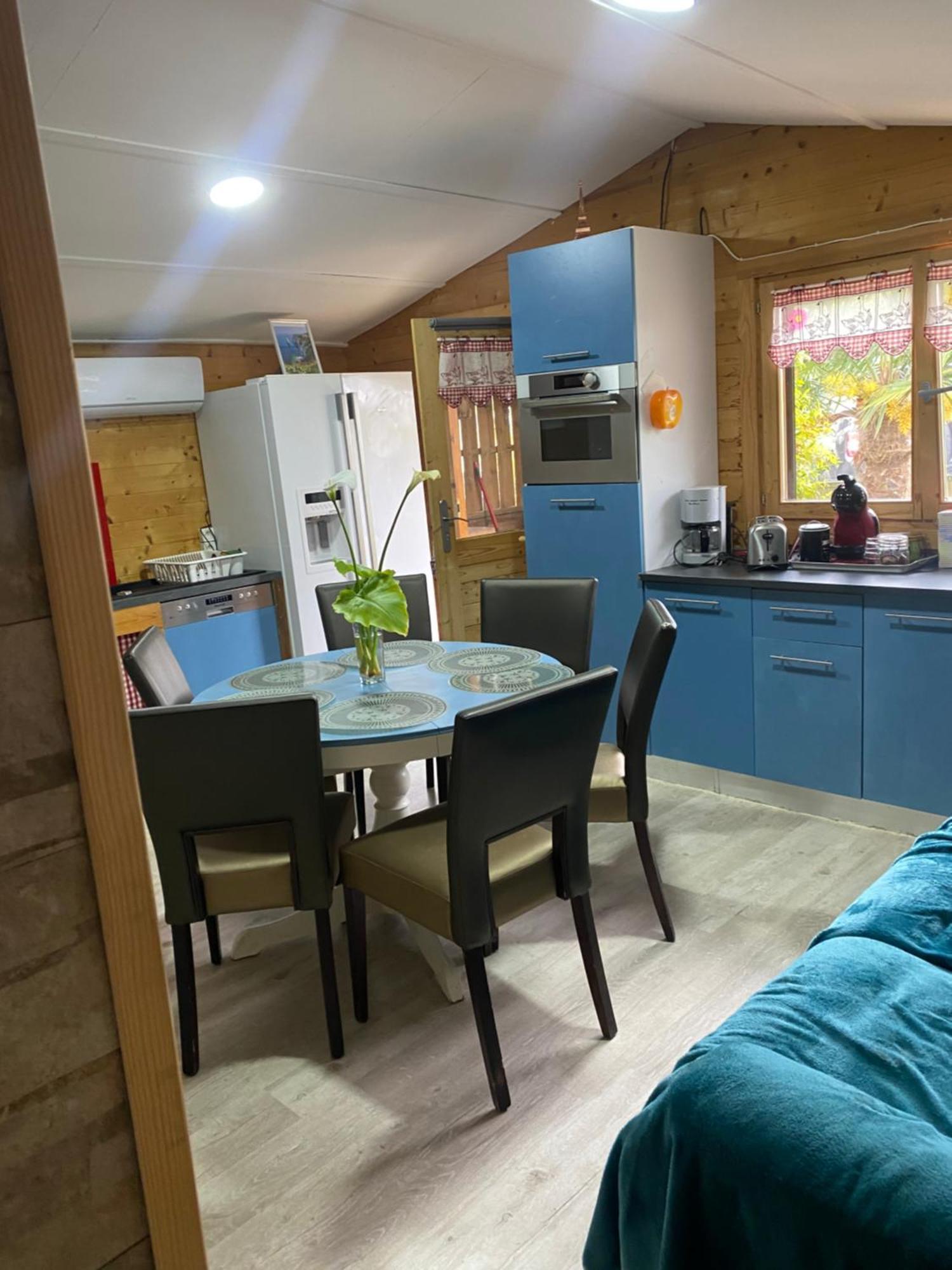Grand Chalet Tout Equipe 6 Personnes Proche Des Plages Du Debarquement Sommervieu Eksteriør bilde